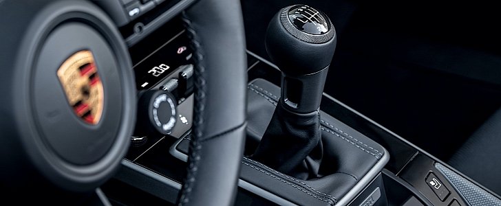7-speed manual now offered for the Porsche 911 Carrera