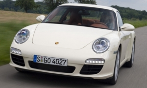 Porsche 911 Carrera Saves Fuel. Incredible, Isn't It?