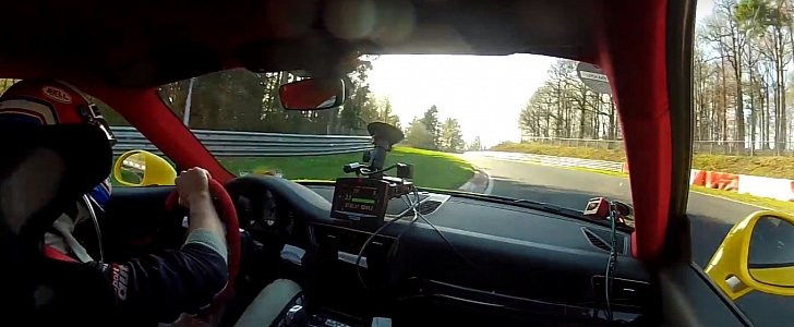 Porsche 911 GT2 RS Nurburgring Sport Auto test