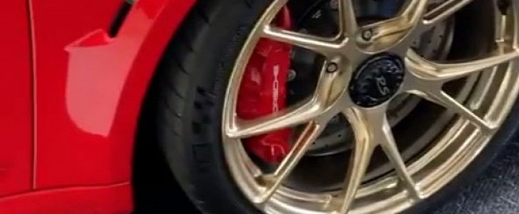 Porsche 911 GT2 RS Owner Paints Calipers Red