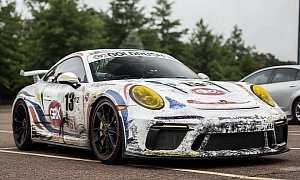 Porsche 911 GT3 Gets Racecar Wrap, Yellow Headlights Look Spot On