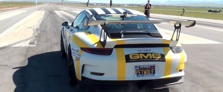 Porsche 911 GT3 RS with racing
