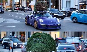 Porsche 911 GT3 RS Hauling a Christmas Tree Becomes Ultraviolet Blue Decoration