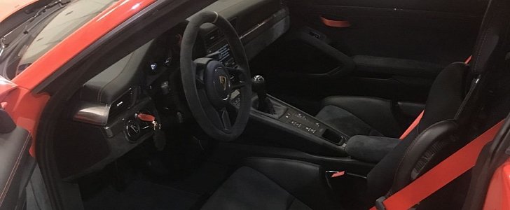 991.1 Porsche 911 GT3 RS with manual gearbox