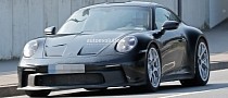 Porsche 911 ST Shows Sexy Skin in New Spy Shots, Looks Like a Sports Car Fitness Model