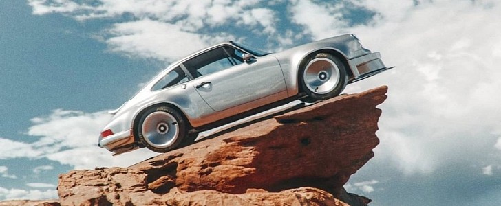 Porsche 911 Stranded in the Desert (rendering)