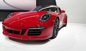 Porsche 911 Targa 4 GTS Combines Retro and Sport Perfectly for Detroit <span>· Live Photos</span>