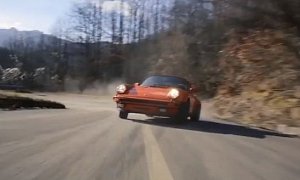Porsche 911 Turbo (930) Goes Drifting in The Mountains, Brutality Follows