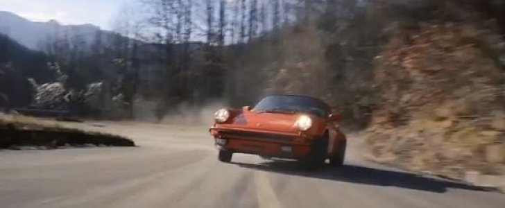 Porsche 911 Turbo (930) Goes Drifting