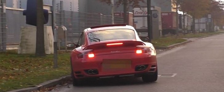 orsche 911 Turbo Crashes while Leaving Car Meet