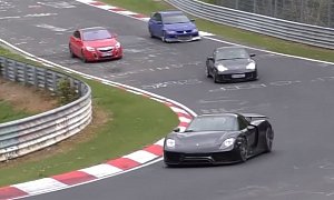 Porsche 918 Spyder Shows Up at Nurburgring Track Day, Goes into Passing Frenzy