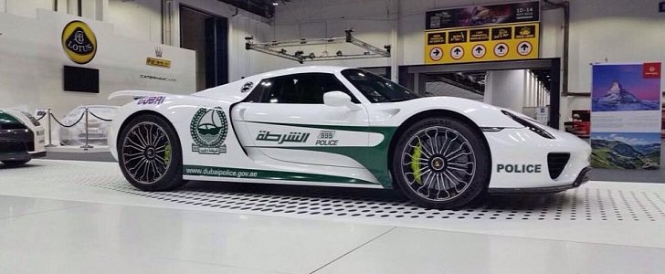 Porsche 918 Spyder Steals the International Dubai Motor Show as It Joins the City’s Police Fleet 