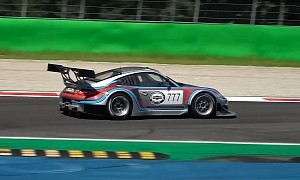 Porsche 997 GT2 RSR Is a Martini Turbo Monster, Laps Monza Incredibly Fast