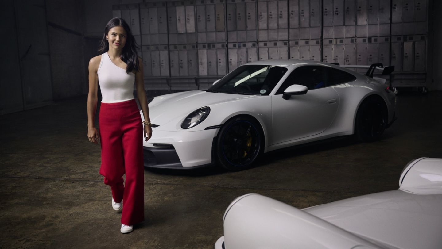 Porsche Ambassador Emma Raducanu Drives Silver 911 Carrera GTS Cabrio -  autoevolution