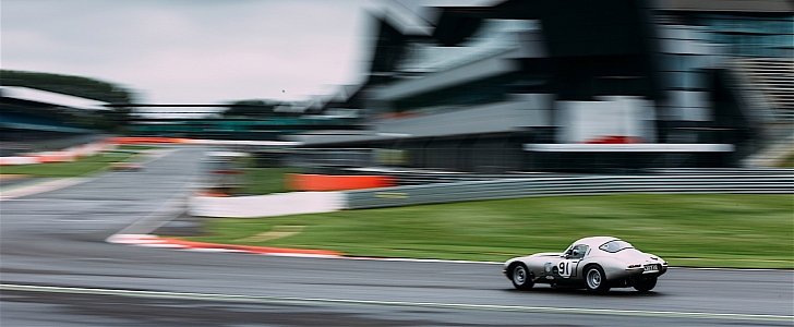 Classic Jaguar racing at Silverstone Circuit