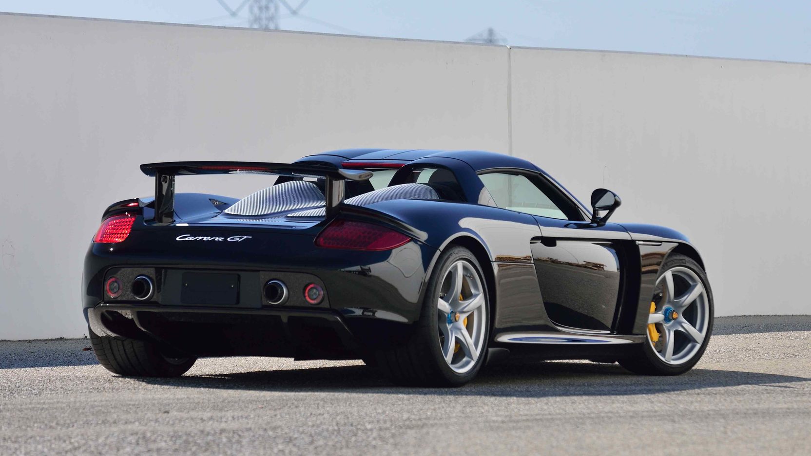 Porsche Carrera GT With 152 Miles On the Odometer Heads to Auction -  autoevolution