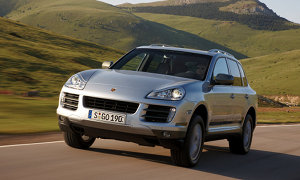 Porsche Cayenne Hybrid Launched in China