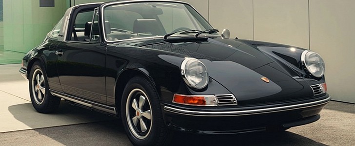 Porsche Design is auctioning off special edition Porsche 911 S 2.4 Targa and chronograph