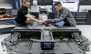 Porsche Develops High-Voltage Battery Repair Plan, Thinks of Customers and Environment