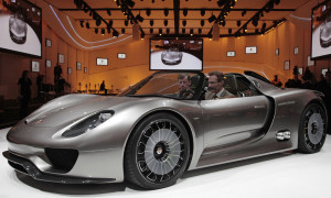 Porsche Might Reveal 600 HP Mid-Engined Supercar in Detroit