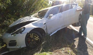 Porsche Panamera Gets Serious Facelift by Crashing in Slovakia