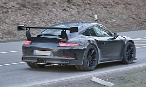 Porsche Spied Testing New 911 GT2