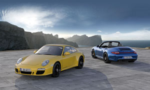 Porsche Unveils 911 Carrera 4 GTS Coupe and Cabriolet