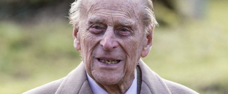 Prince Philip apologizes for crash, insists he's a competent driver despite of it