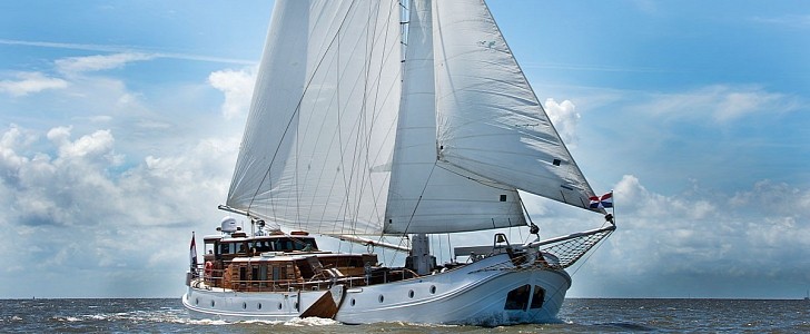 Pristine 1957 Feadship, De Vrouwe Christina, Proves They Don't Make Them Like They Used To