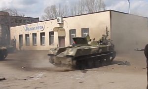 Pro-Russian Ukrainian Militia Does Donuts in a Tank: Sloviansk