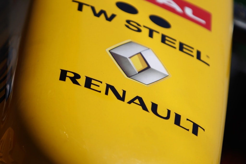 Prost Agrees with Renault's Engine Supply Strategy - autoevolution