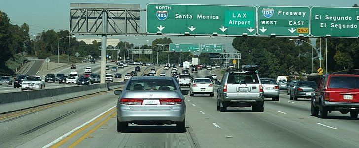 Highway in Los Angeles, en route to LAX