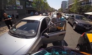 Pursuit and Citizen Arrest for Hit and Run Driver in Chile Ends without Fighting