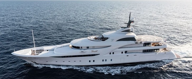 Putin's Graceful superyacht, estimated at $119 million, is now called Kosatka