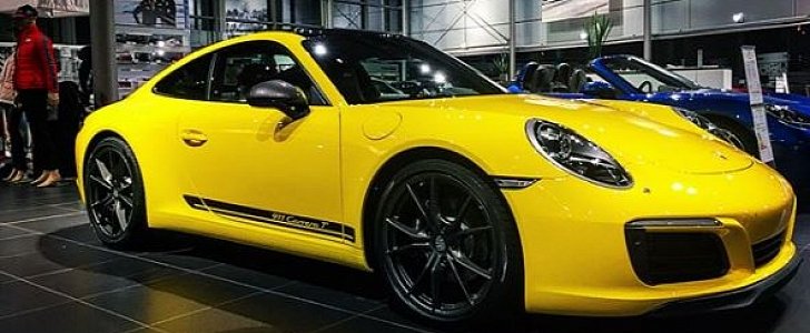 Racing Yellow 2018 Porsche 911 Carrera T