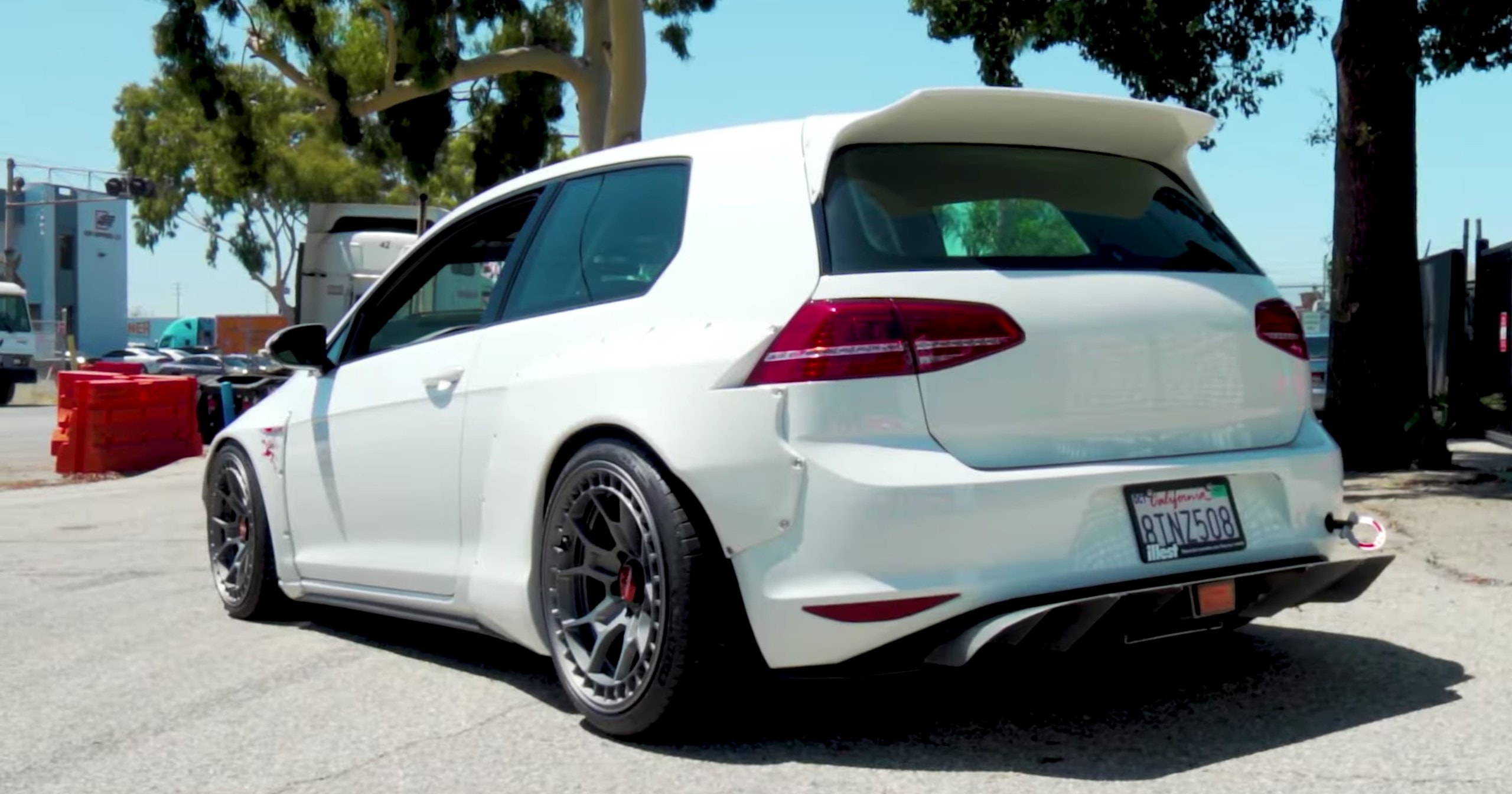 Rad 2015 VW Golf GTI Was the First MK7 in the United States to Wear a  Pandem Wide Body Kit - autoevolution