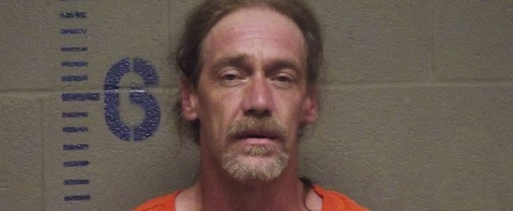 Stephen Jennings arrested for driving stolen Ford with uranium, rattlesnake, alcohol inside