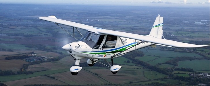 An Ikarus C42 completes flight running only on synthetic fuel