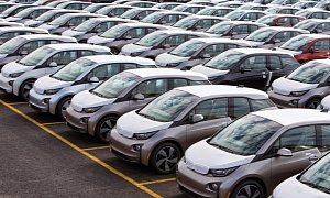Range-Extended BMW i3 Deliveries Put on Hold Because of a Sticker