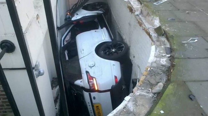 Range Rover Sport Crash: Parking Fail in London