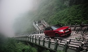 Range Rover Sport PHEV Climbs 999 Steps to Heaven’s Gate