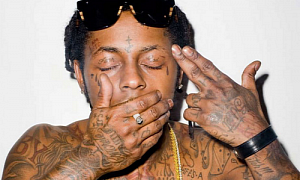 Rapper Lil Wayne Gets Kicked Off Private Jet for Smoking Pot