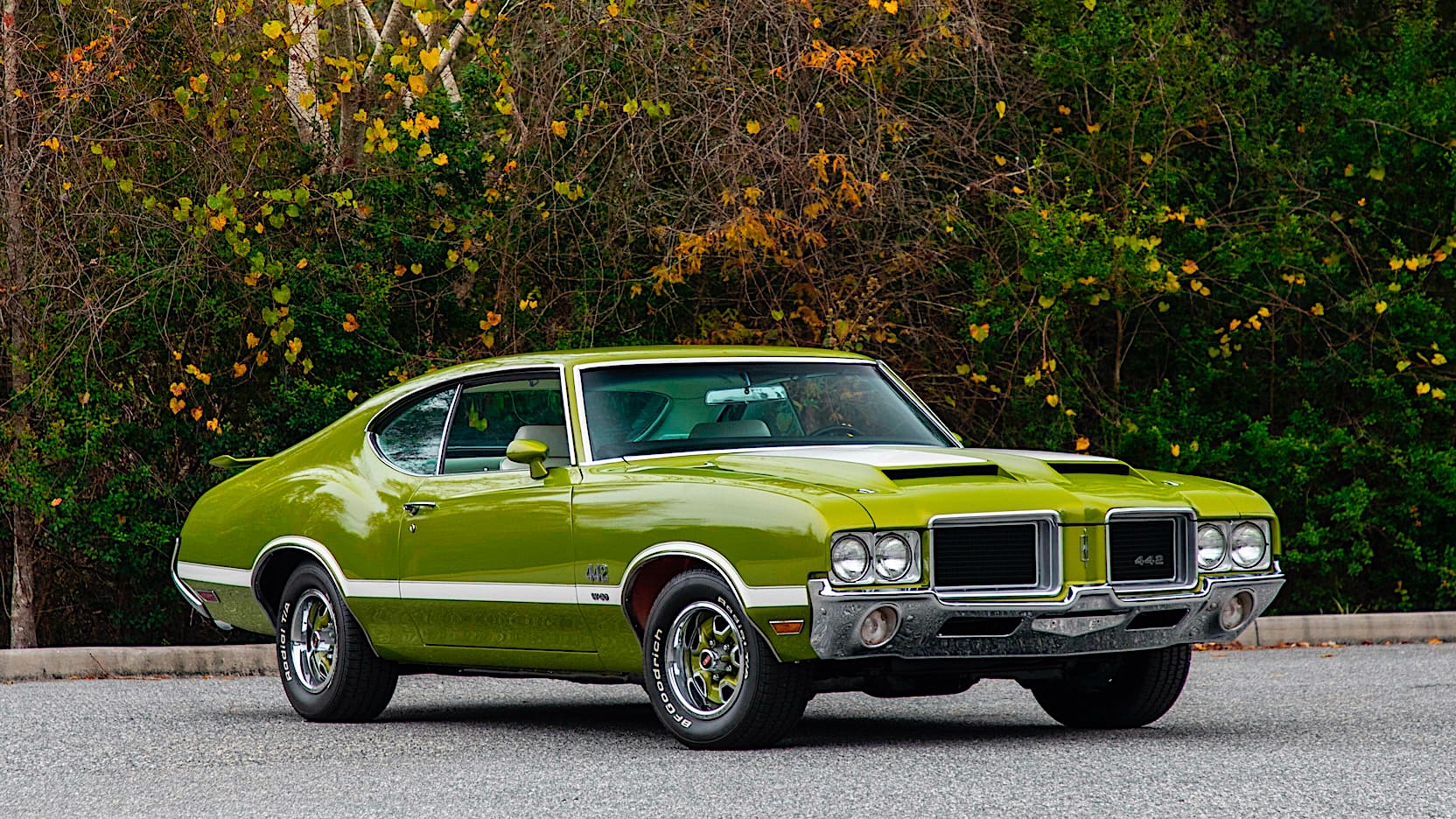 Rare 1971 Oldsmobile 442 W-30 Is a Lime Green Treat for Those