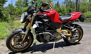 Rare 2004 MV Agusta F4 Brutale Serie Oro Is a Measly 3,800 Miles Away From Brand-New