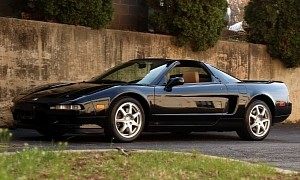 Rare 22k-Mile 1998 Acura NSX-T Wants to Stick-Shift Mesmerize Its Second Owner
