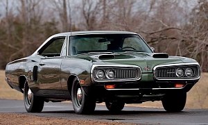 Rare Manual 1970 Dodge Hemi Coronet R/T Is the Retro Muscle We Needed to See