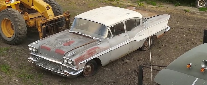 1958 Pontiac Pathfinder junkyard find