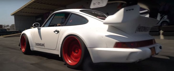 Rauh-Welt Begriff Porsche 911 Turbo Does a Burnout
