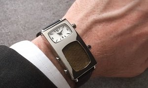 Real, 2-Way Dick Tracy Radio Watch Exists and It’s Gorgeous
