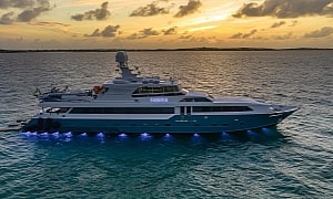 Rebuilt ‘90s American Yacht Looks Like a Million Bucks but Fetches Less Than $5M